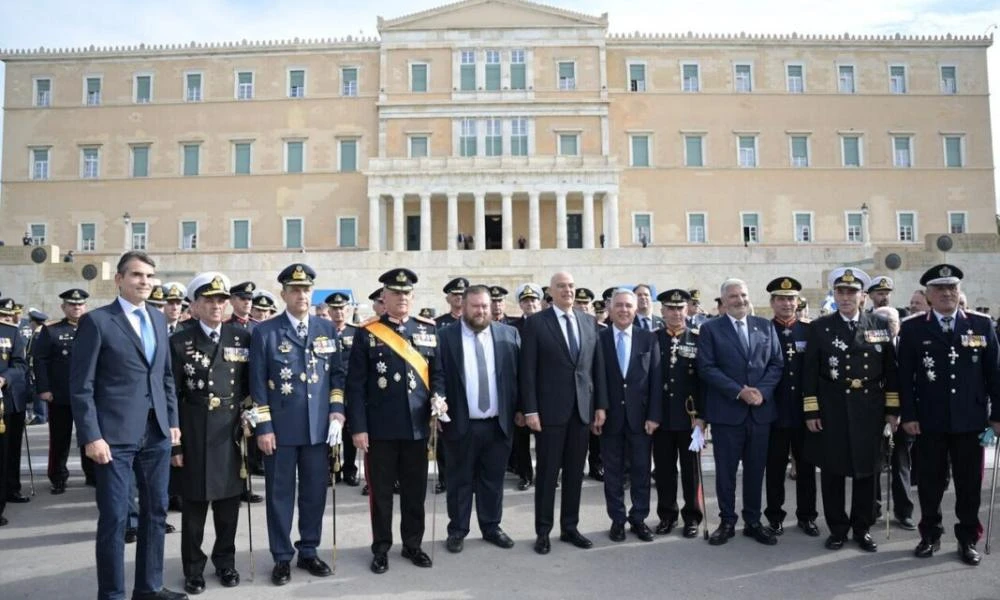 Στους εορτασμούς για την ημέρα των Ενόπλων Δυνάμεων Δένδιας και Σακελλαροπούλου